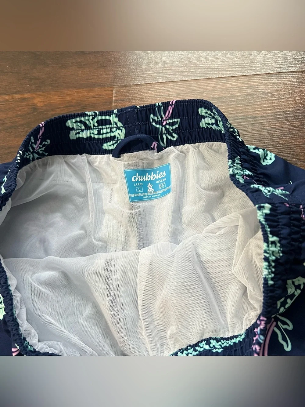 Chubbies The Neon Glades Navy Alligator Palm Swim Trunks 5.5” Lined Mens L